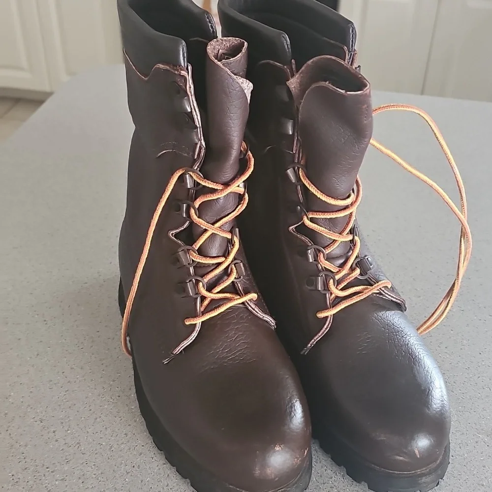 Men's Brown Leather‎ Boots, Cabelas 2006 Sidney Nabraska Size 7.5.  Like New.